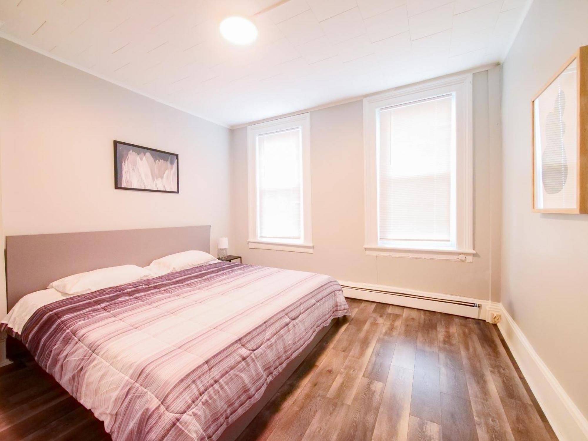Serene Two-bedroom Retreat - Close To Nyc