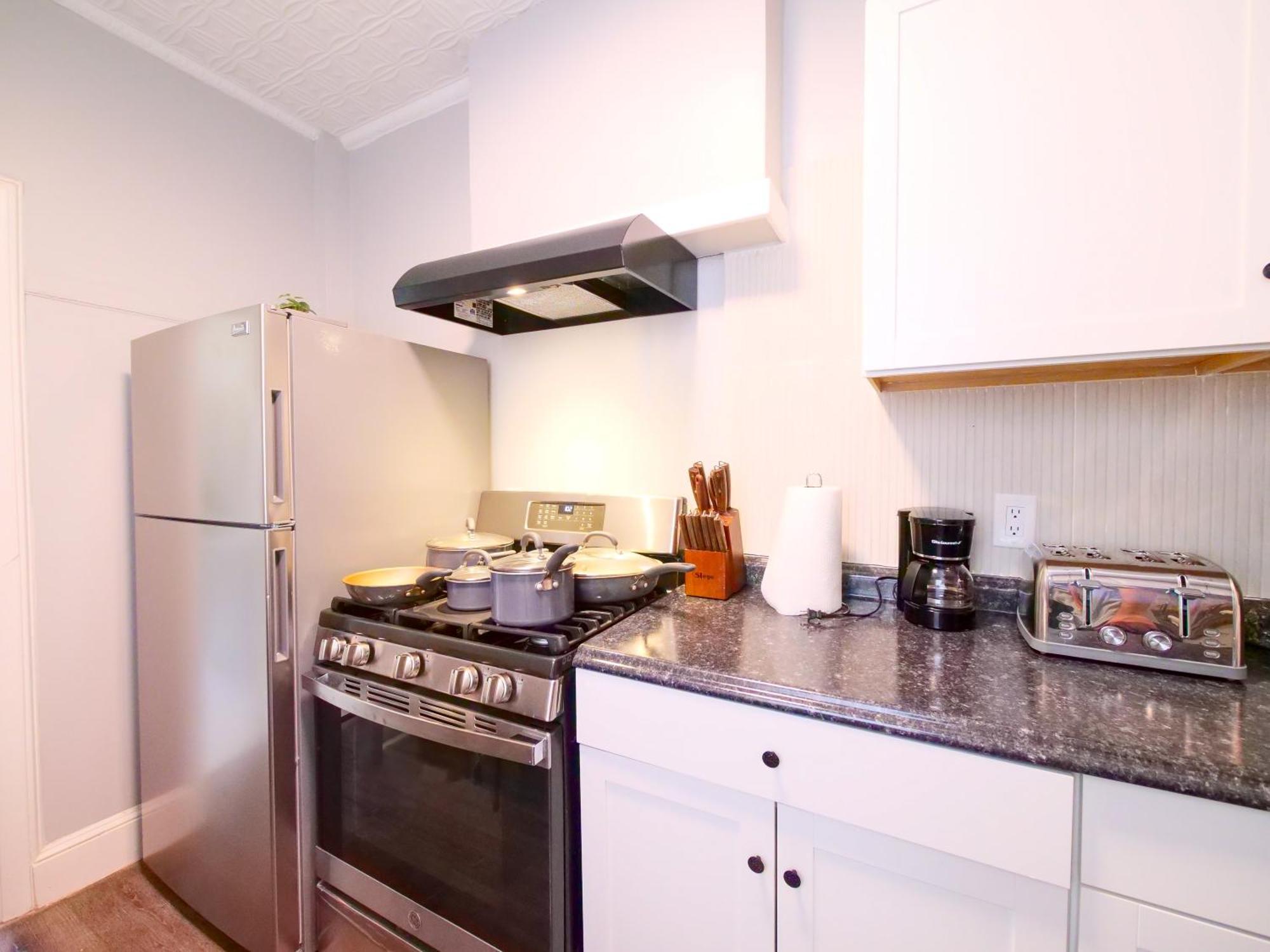 Serene Two-bedroom Retreat - Close To Nyc Jersey City
